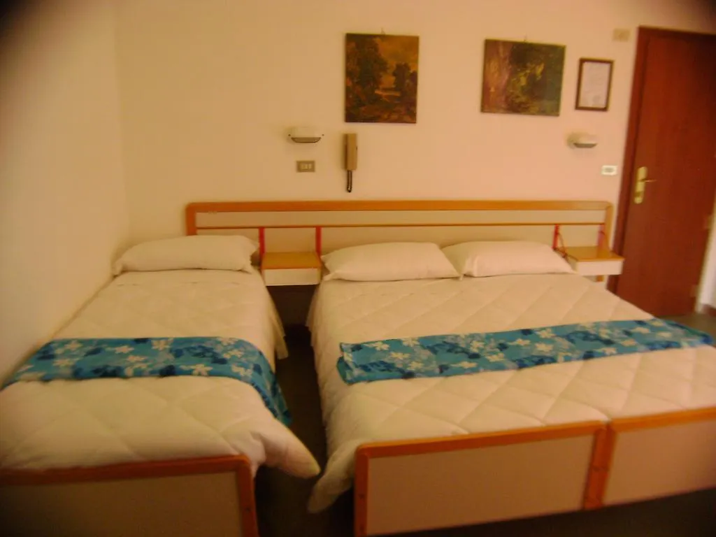 Hotel Villa Del Sole Rimini 2*,